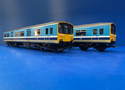 Bachmann Class 150 2 Car DMU - BR Provincial (Original) With Passengers - DCC Fitted (1013)