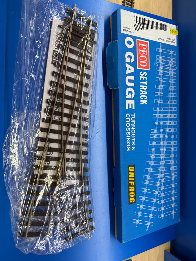 Peco O Gauge Settrack 2nd Radius Left Hand Turnout (1026)
