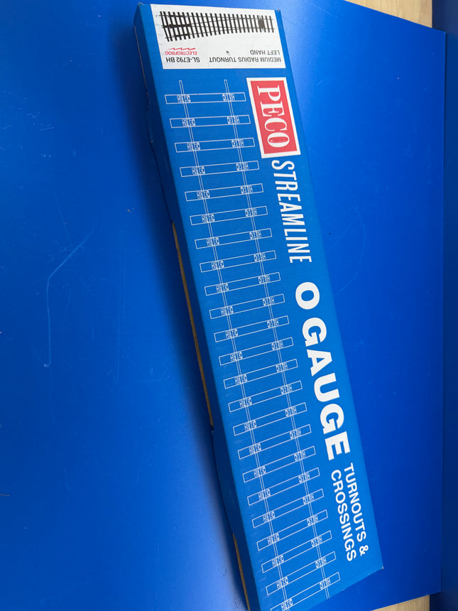 Peco O Gauge Medium Radius Left Hand Turnout - Electrofrog (1028)