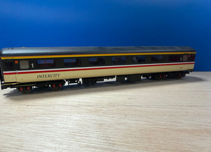Hornby BR Executive MK2E Open First Coach R4617A 3221