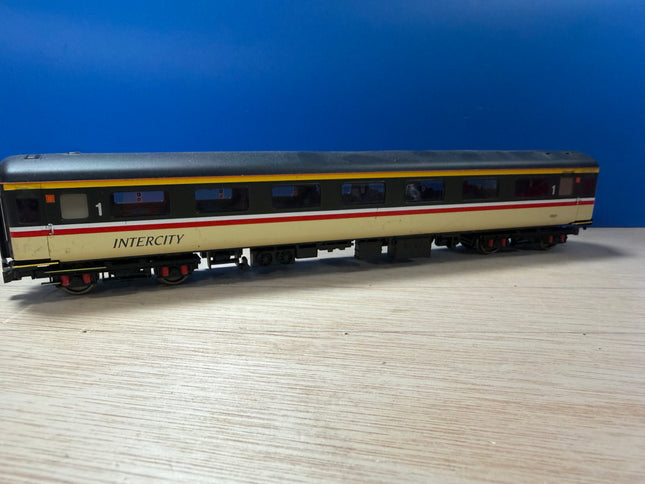 Hornby BR Executive MK2E Open First Coach R4617A 3221
