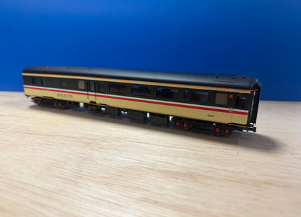 Hornby BR Executive MK2E Brake Open Standard Coach R4618A 9506