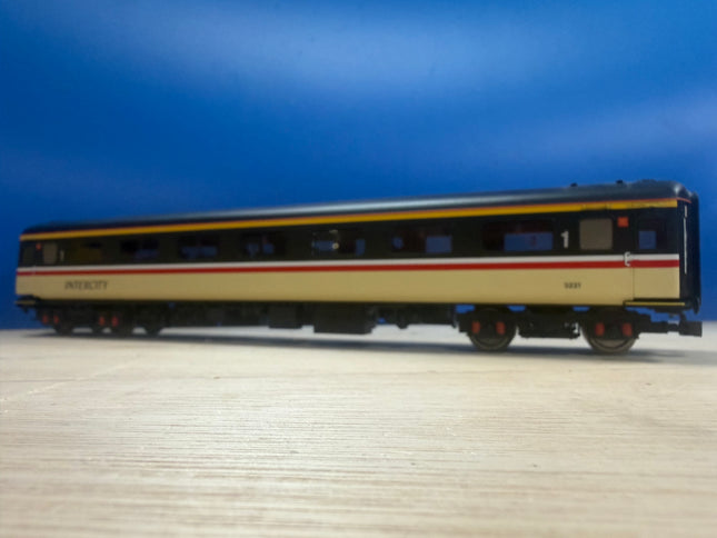 Hornby BR Executive MK2E Open First Coach R4617A 3221 slight mark one side pictured