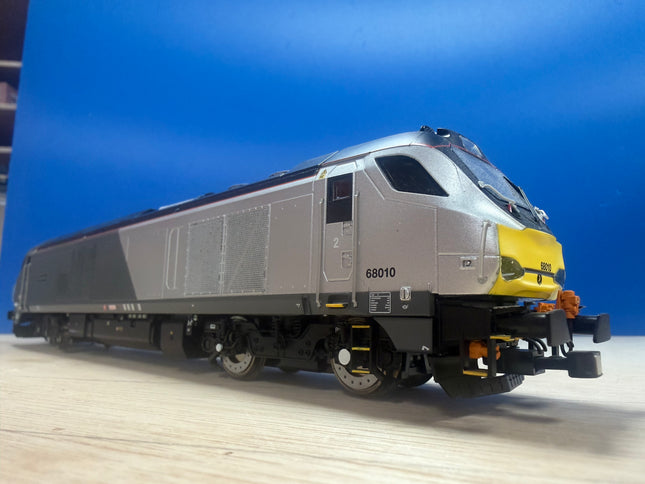 Dapol Class 68 “Oxford Flyer” 68010 DCC Fitted