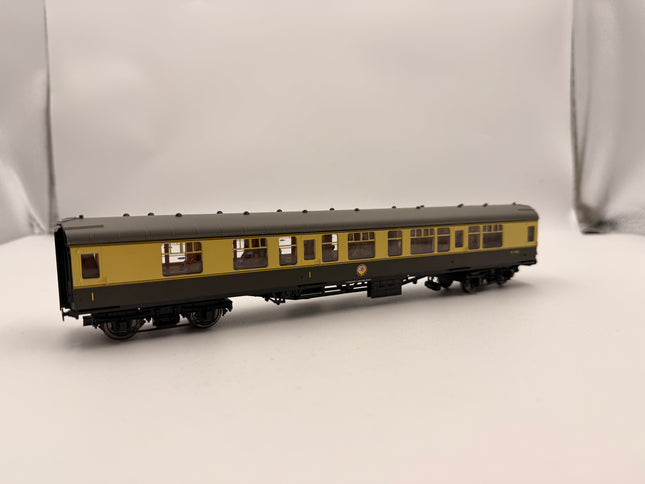 Hrnby R4709 BR Mk3 Corridor Composite Coach W15061