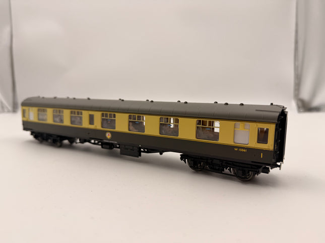 Hrnby R4709 BR Mk3 Corridor Composite Coach W15061