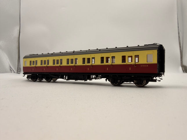 Hornby R4797 BR Maunsell Corridor 1st Clas S7212S