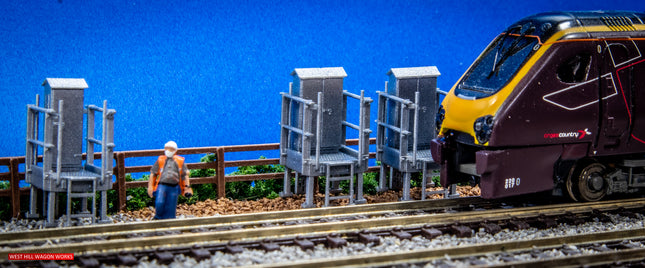 GRC Raised Lineside Cabinets - N Gauge (Pack of 3)