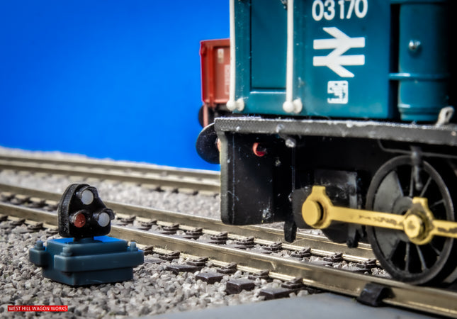 SG15 - Dummy Ground Shunting Signals Kit - Pack of 3 with Lenses (OO Gauge)