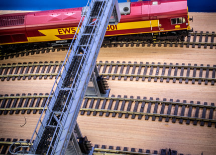 SG2 - Signal Gantry Structure Kit (Type 2) for up to 4 Tracks (OO Gauge)