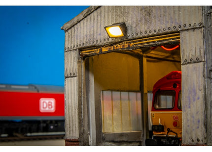 Depot & Building Floodlights Kit - OO Gauge (Pack of 4)