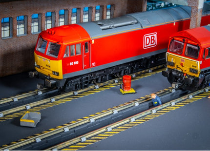 Hardstanding With Double Road Inspection Pits - OO Gauge